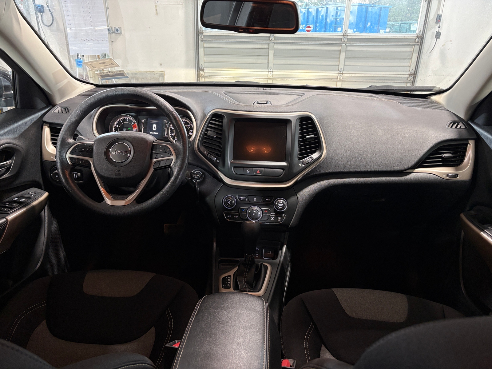 Thumbnail: 2018 Jeep Cherokee - 3