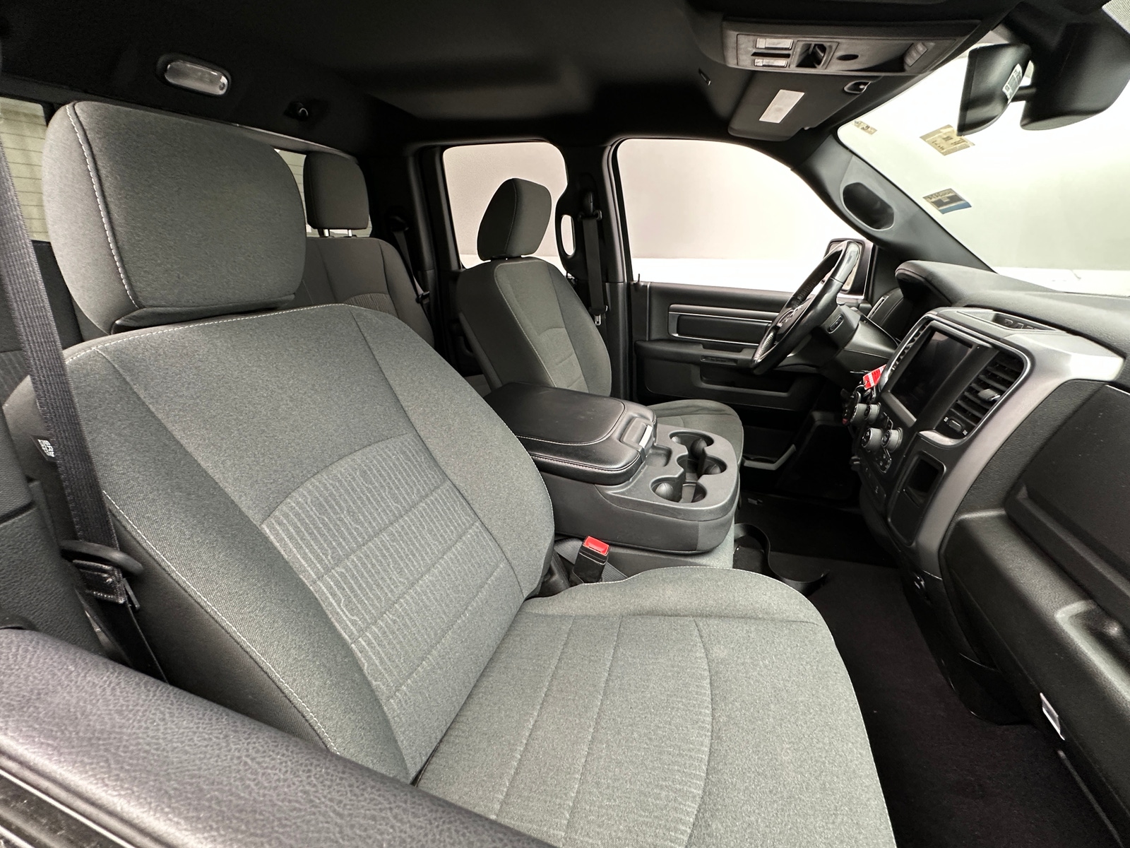 Thumbnail: 2022 RAM 1500 Classic - 2