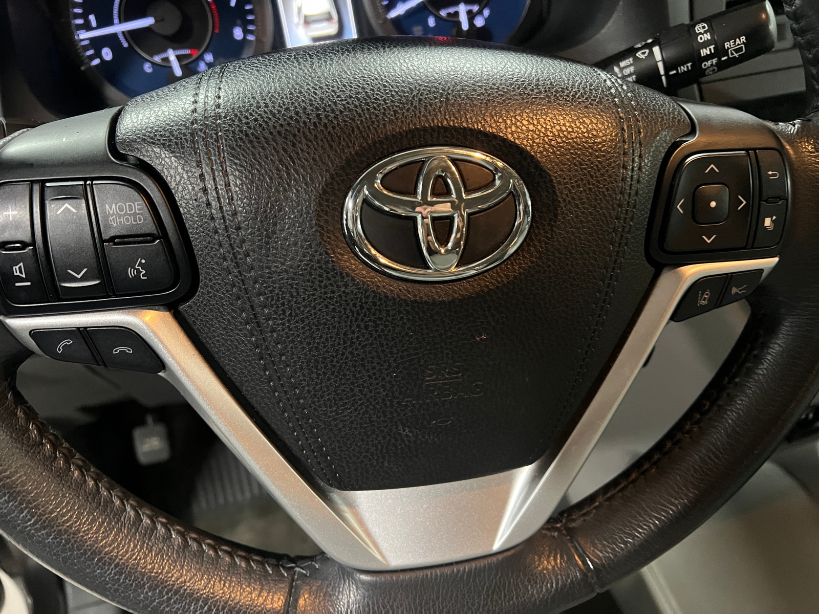 Thumbnail: 2018 Toyota Sienna - 4