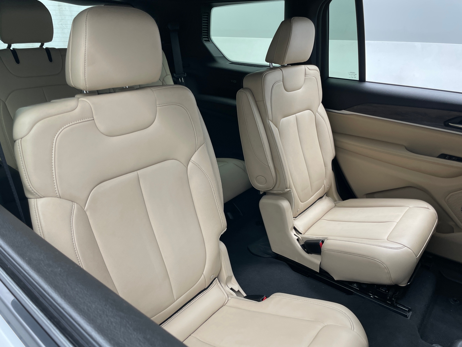 Thumbnail: 2023 Jeep Grand Cherokee L - 5