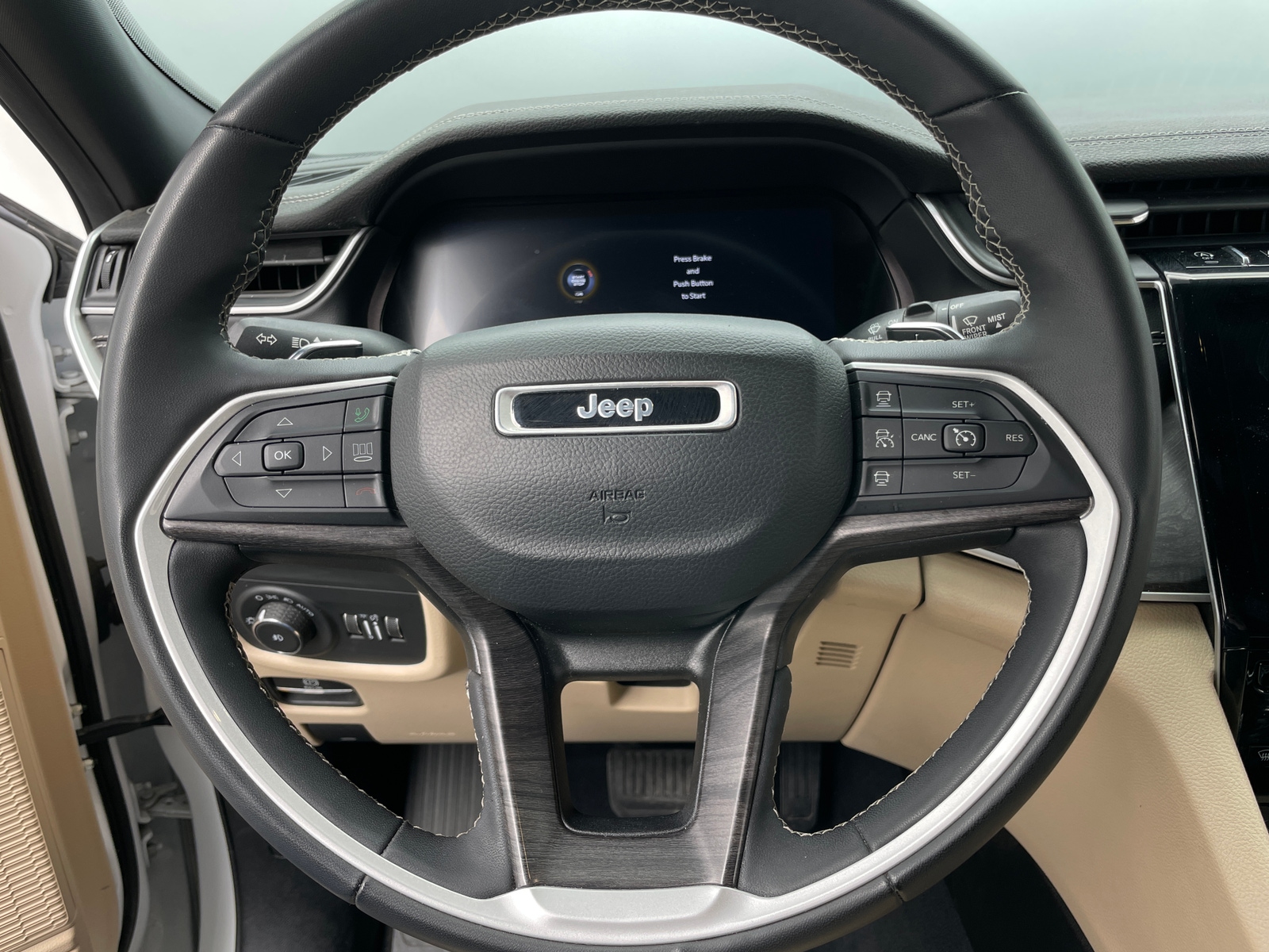 Thumbnail: 2023 Jeep Grand Cherokee L - 4