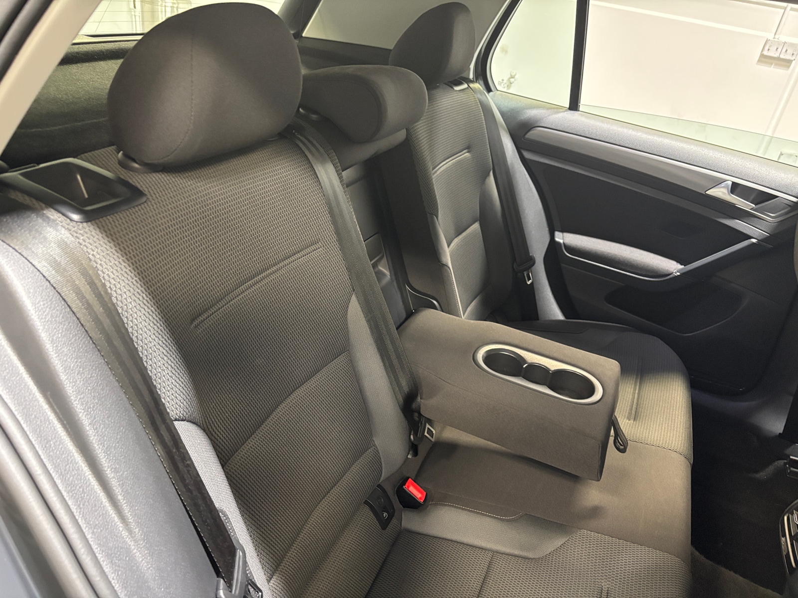 Thumbnail: 2019 Volkswagen e-Golf - 6