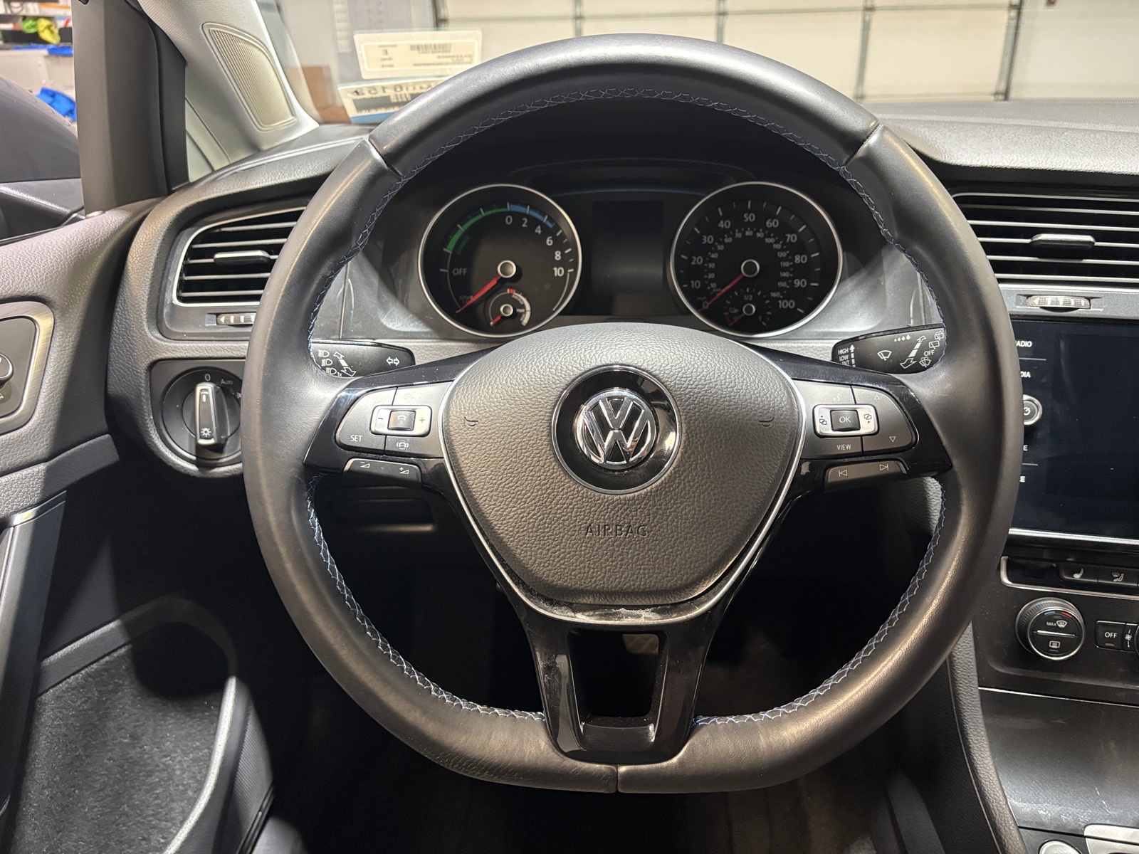 Thumbnail: 2019 Volkswagen e-Golf - 5