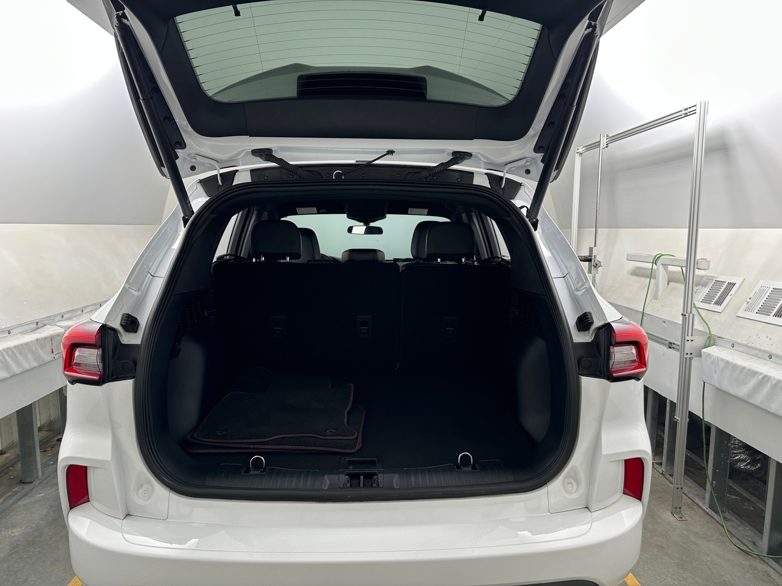 Thumbnail: 2023 Ford Escape - 7