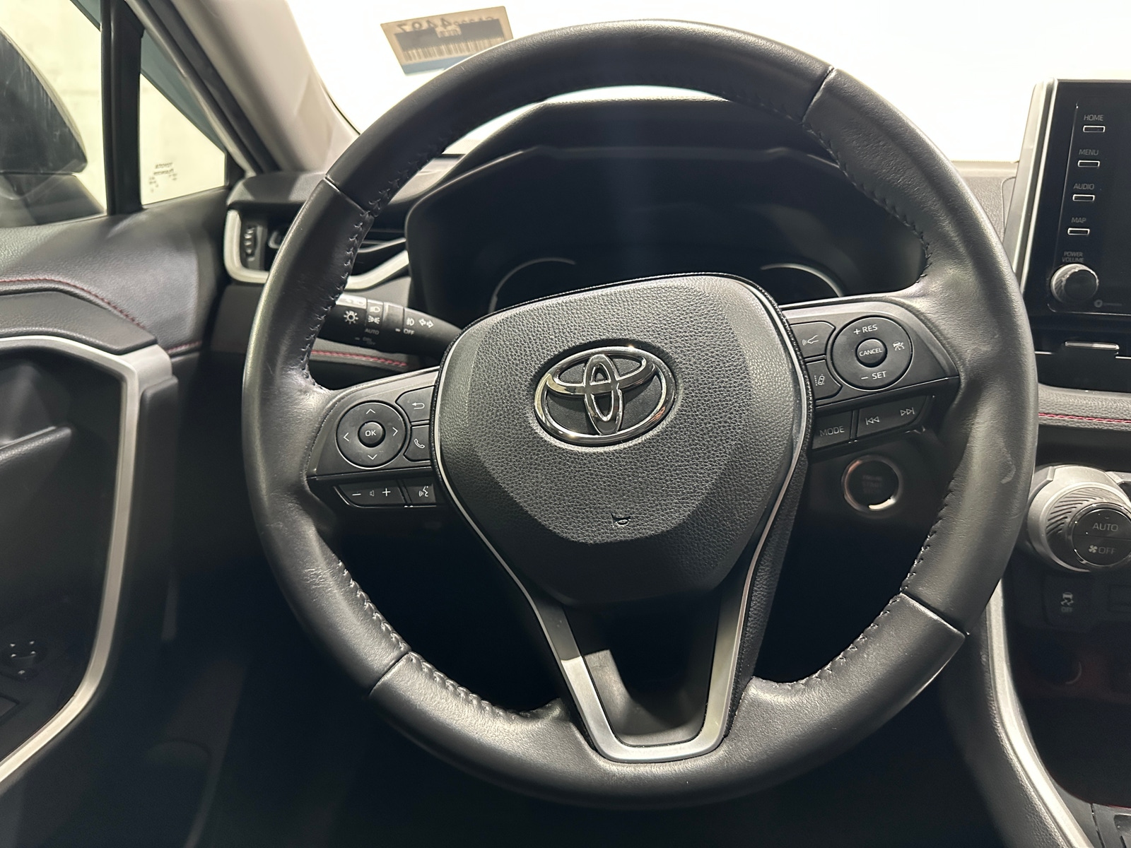 Thumbnail: 2020 Toyota RAV4 - 4