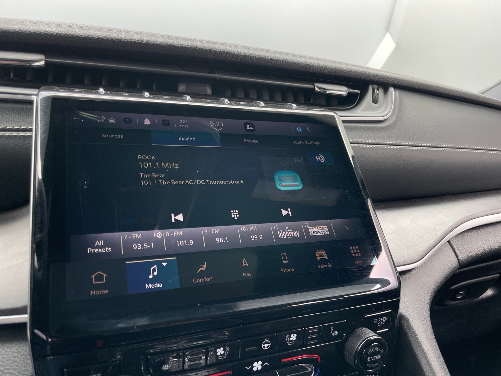 Thumbnail: 2024 Jeep Grand Cherokee L - 3