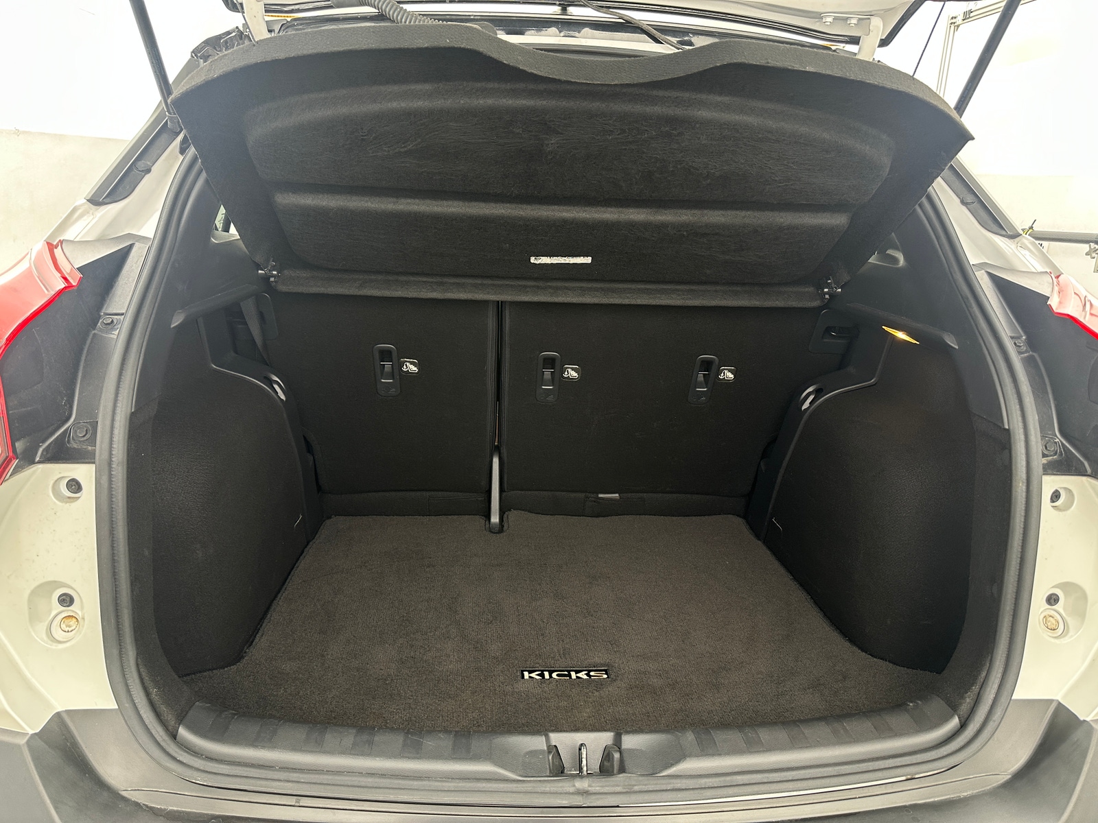 Thumbnail: 2019 Nissan Kicks - 7