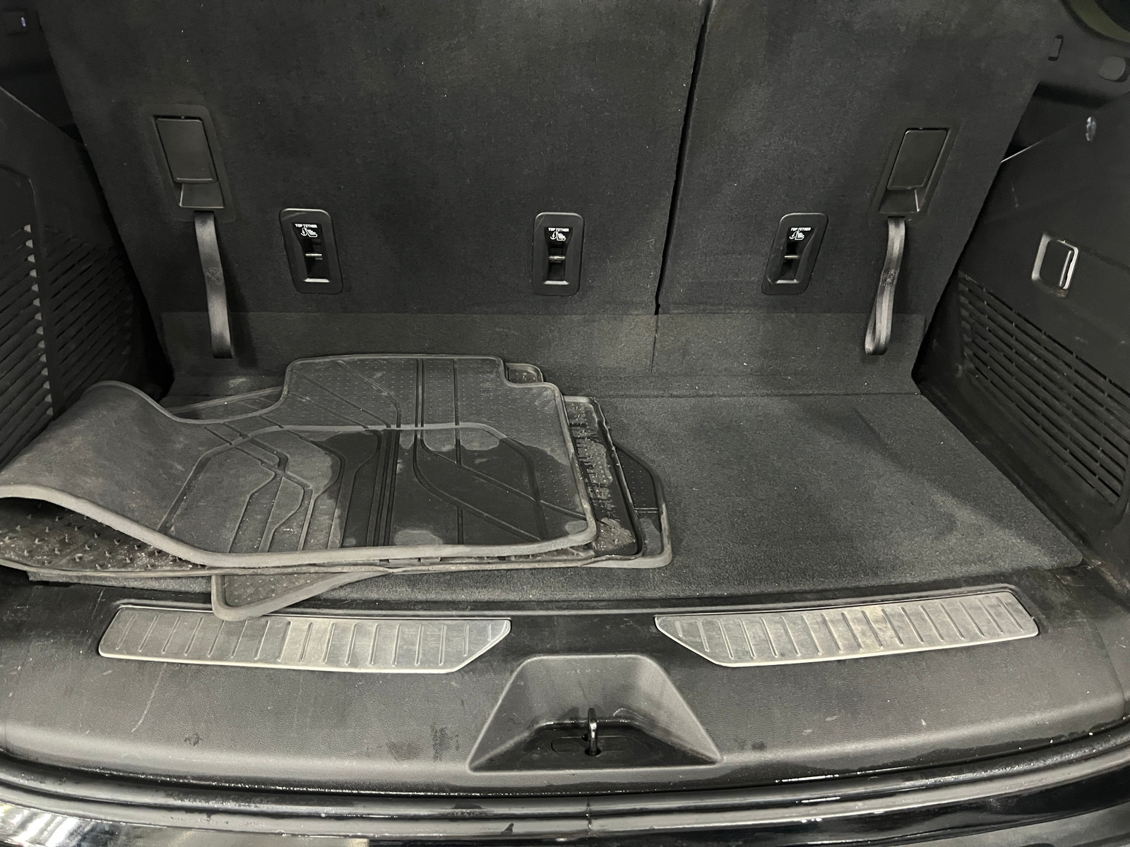 Thumbnail: 2021 Chevrolet Tahoe - 6