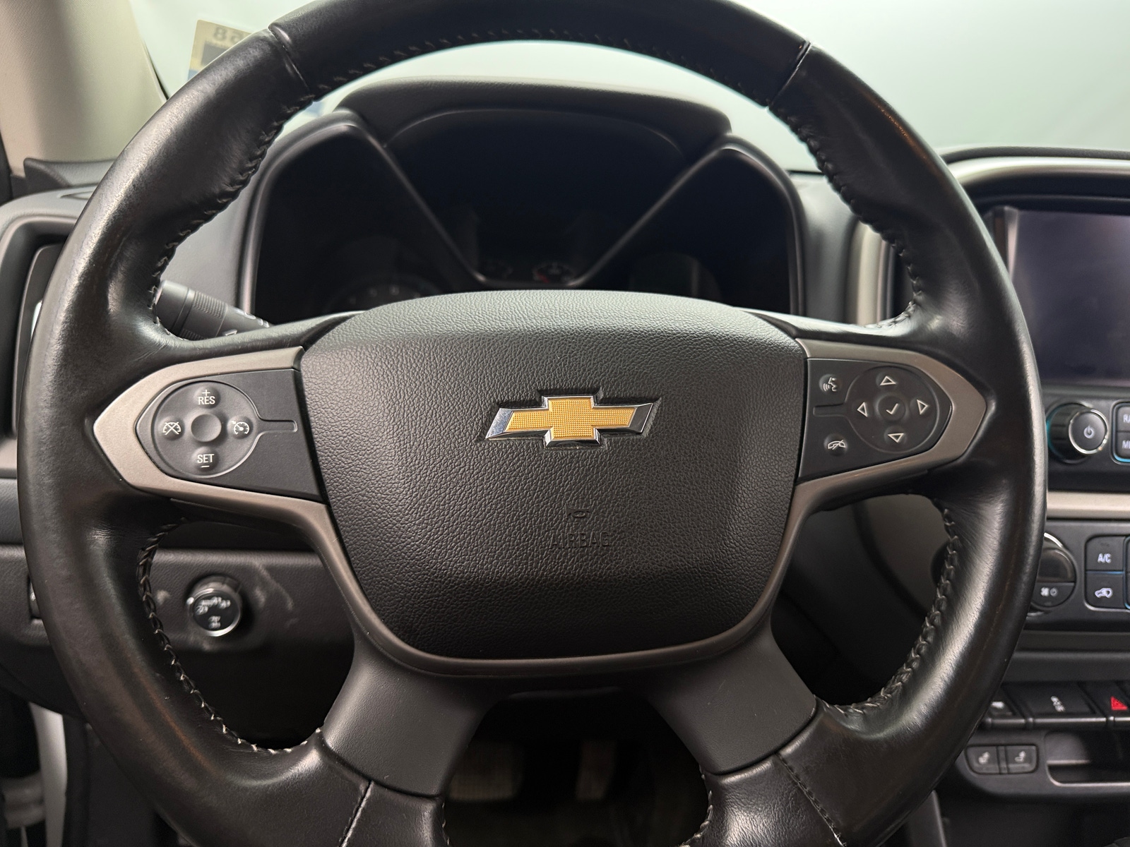 Thumbnail: 2017 Chevrolet Colorado - 4