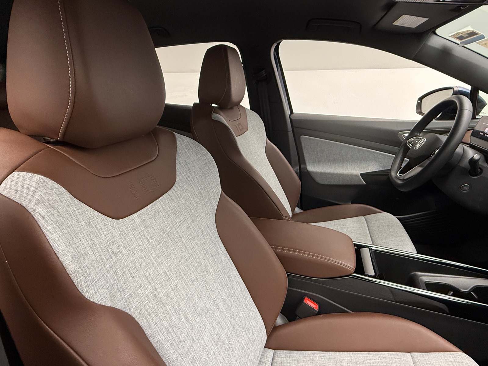 Thumbnail: 2023 Volkswagen ID.4 - 2