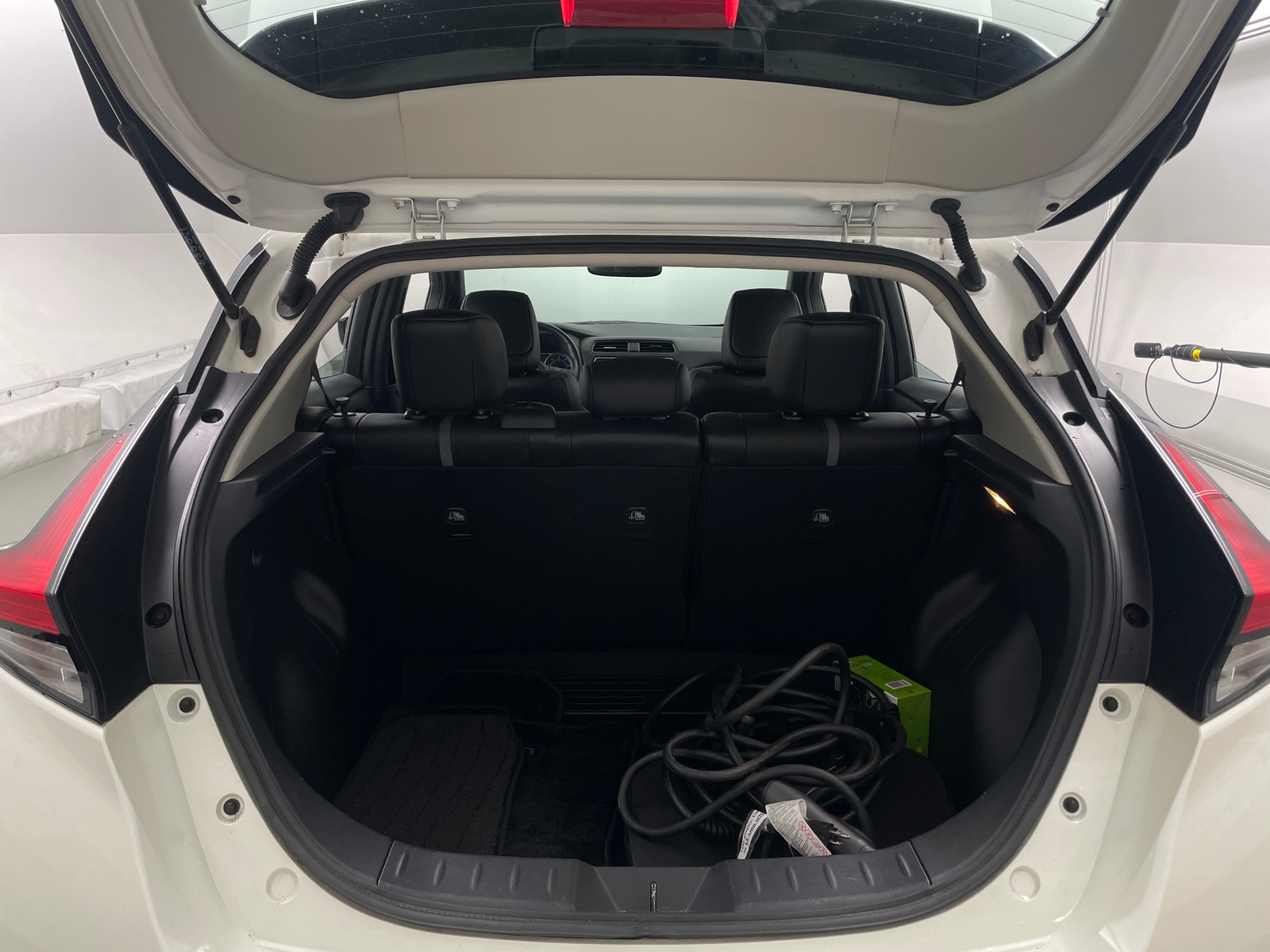 Thumbnail: 2020 Nissan Leaf - 6