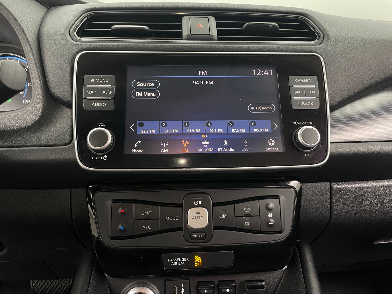 Thumbnail: 2020 Nissan Leaf - 3