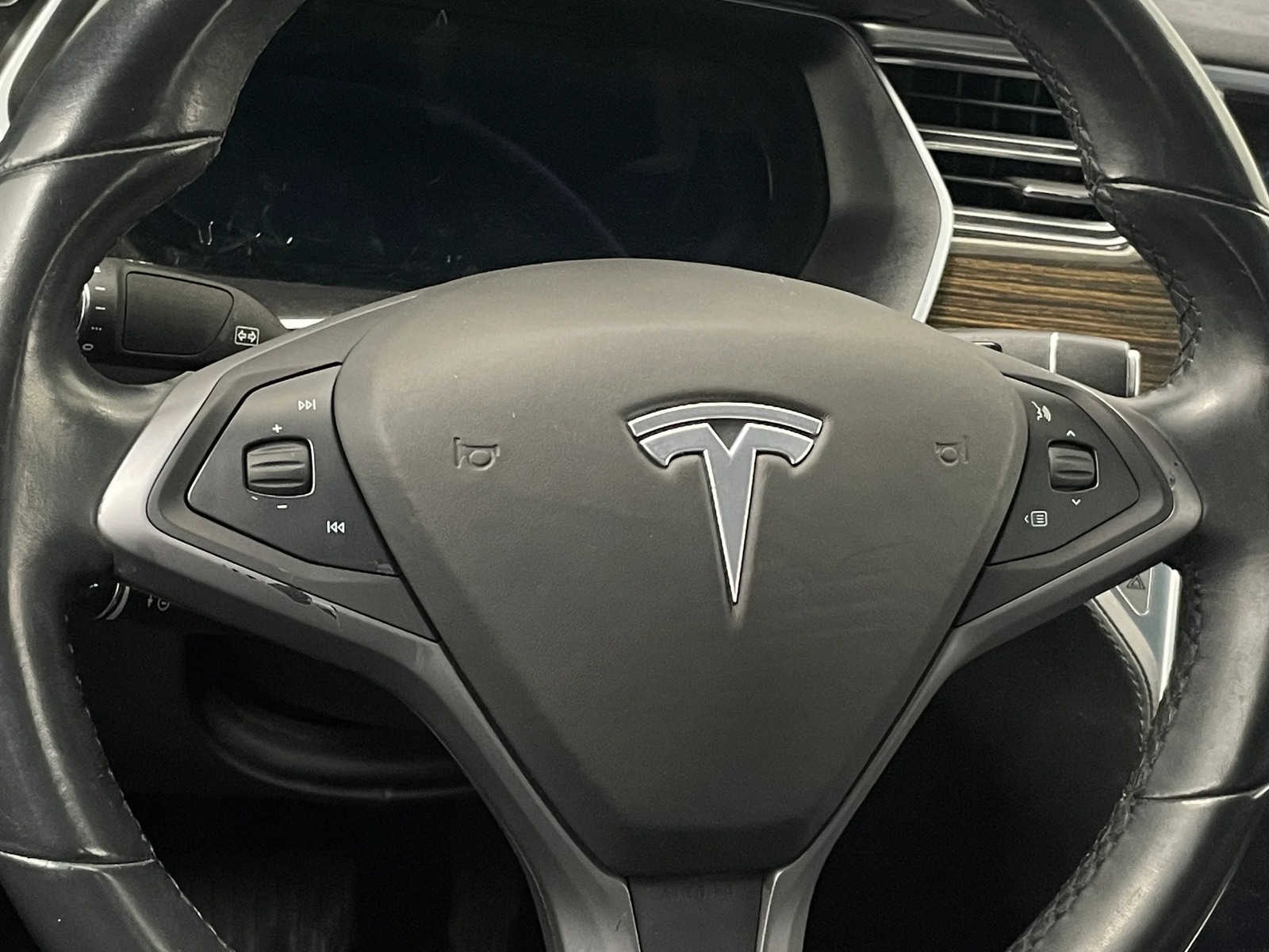 Thumbnail: 2016 Tesla Model S - 4