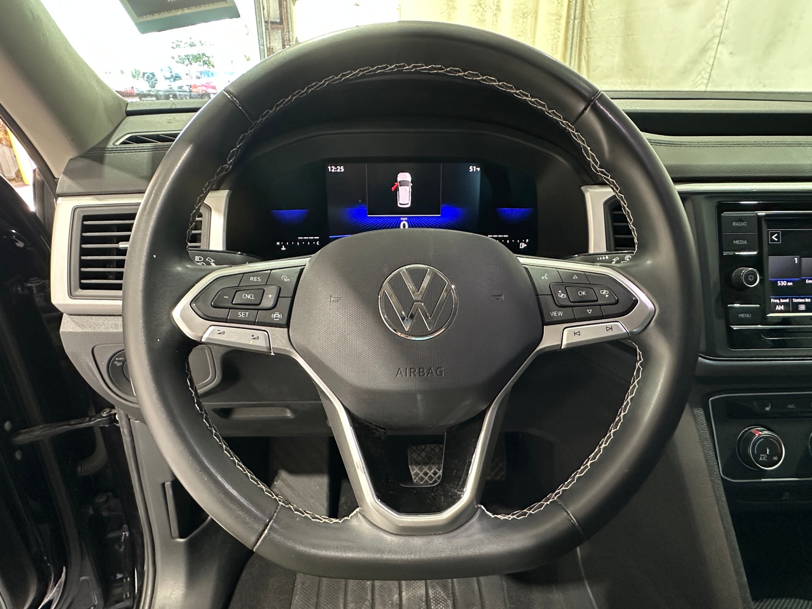 Thumbnail: 2023 Volkswagen Atlas - 4