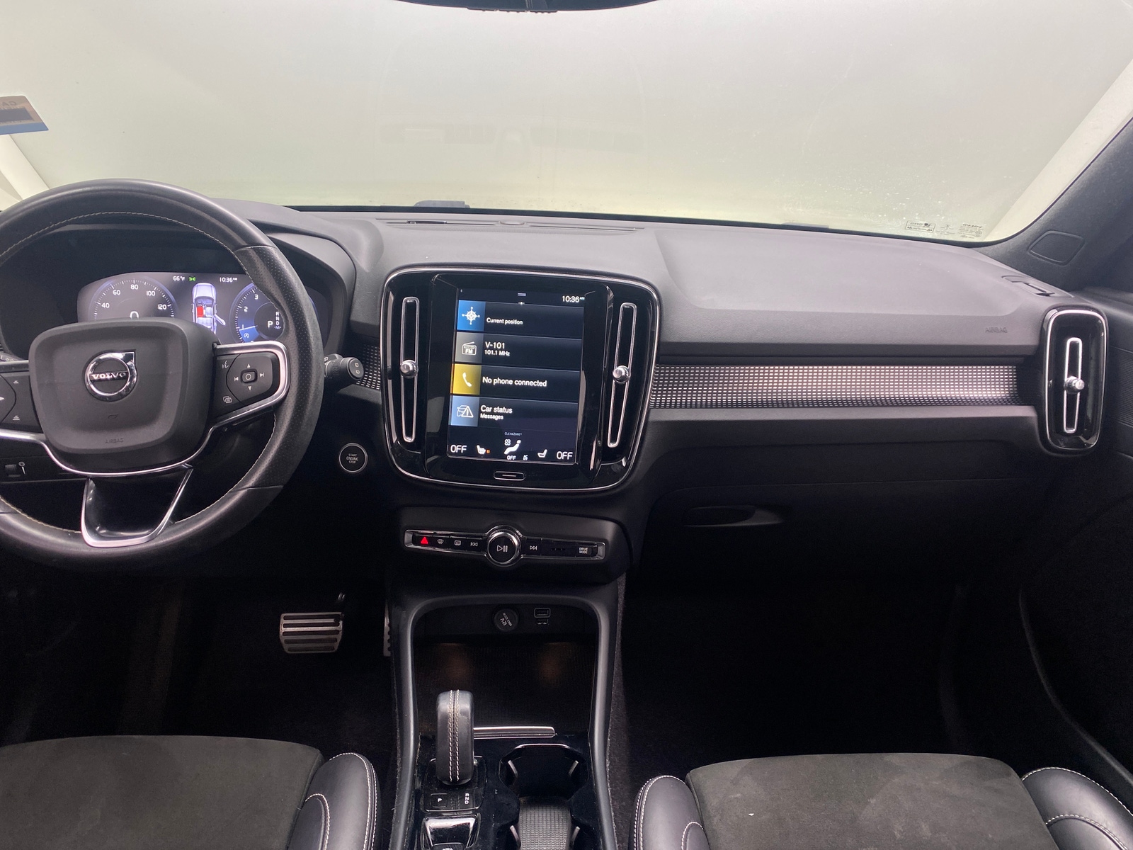 Thumbnail: 2021 Volvo XC40 - 2