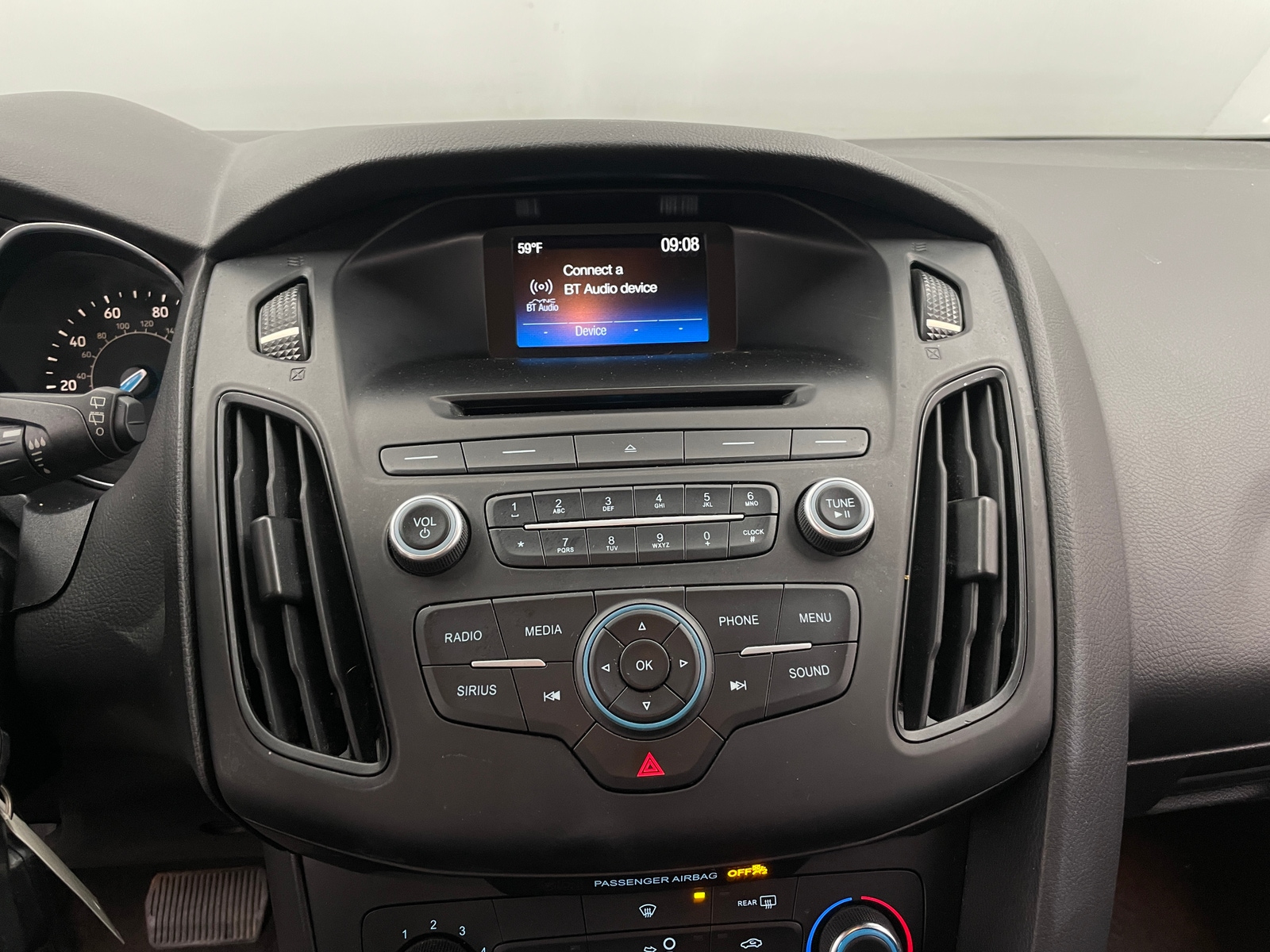 Thumbnail: 2017 Ford Focus - 4