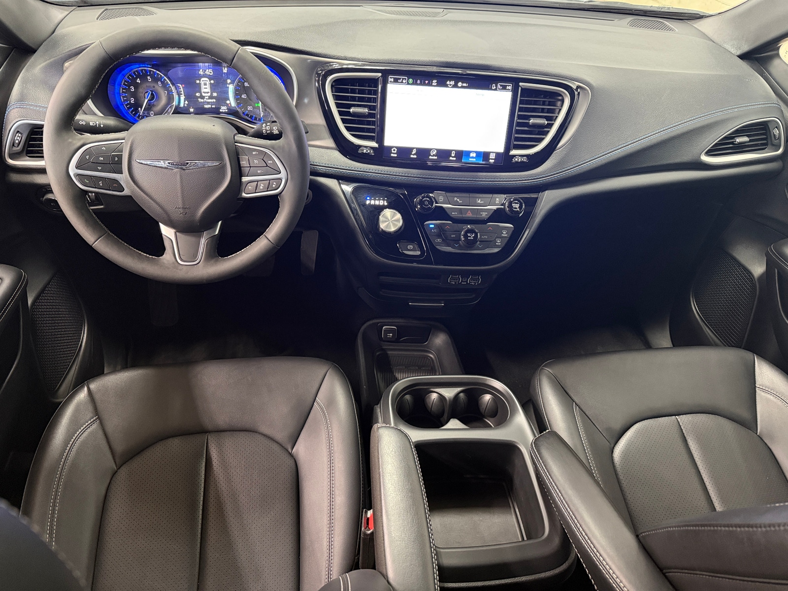 Thumbnail: 2025 Chrysler Pacifica - 2