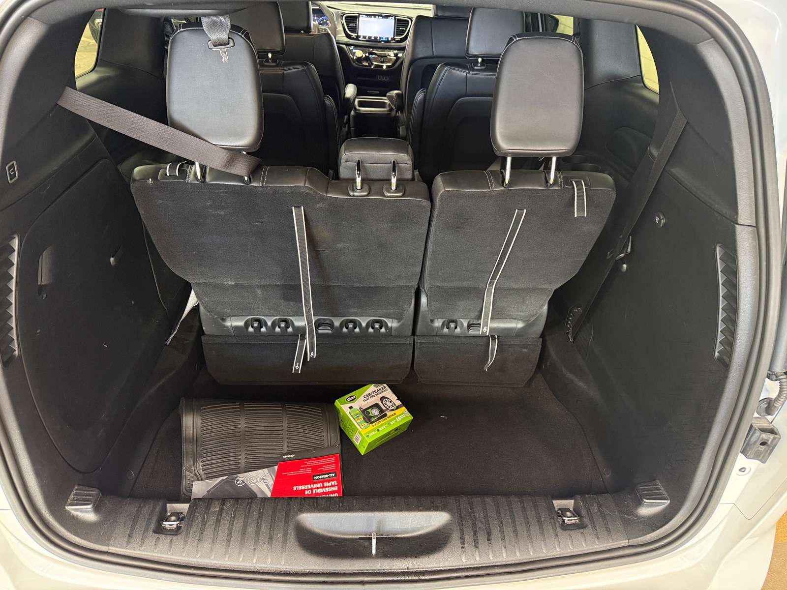 Thumbnail: 2025 Chrysler Pacifica - 6