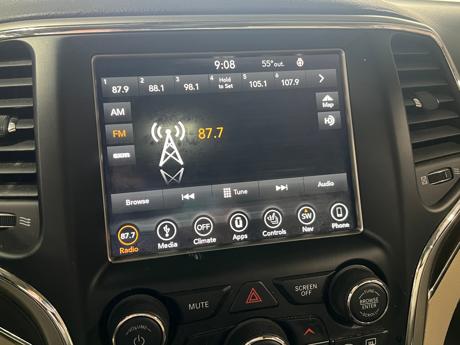 Thumbnail: 2018 Jeep Grand Cherokee - 3