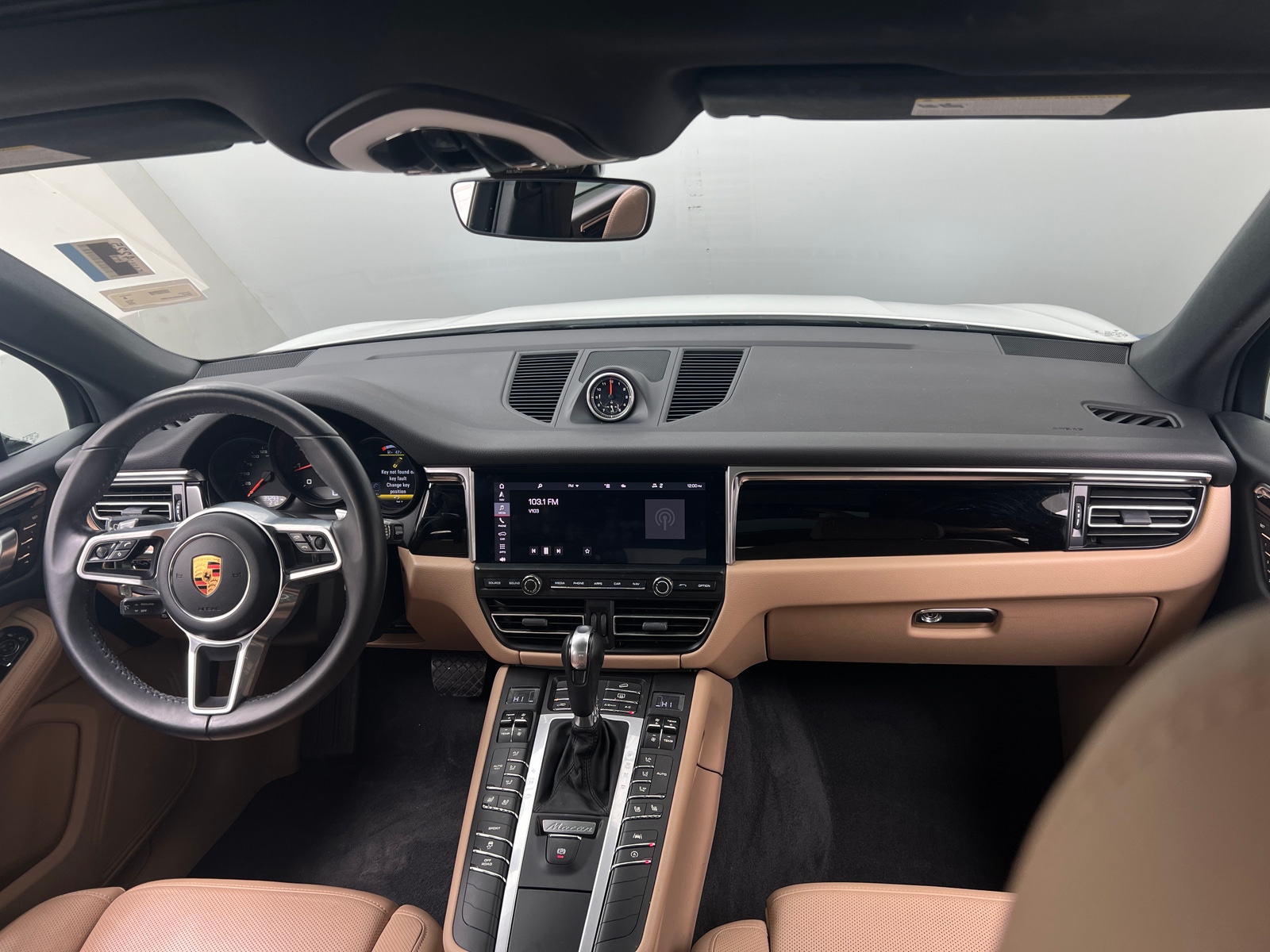 Thumbnail: 2020 Porsche Macan - 2