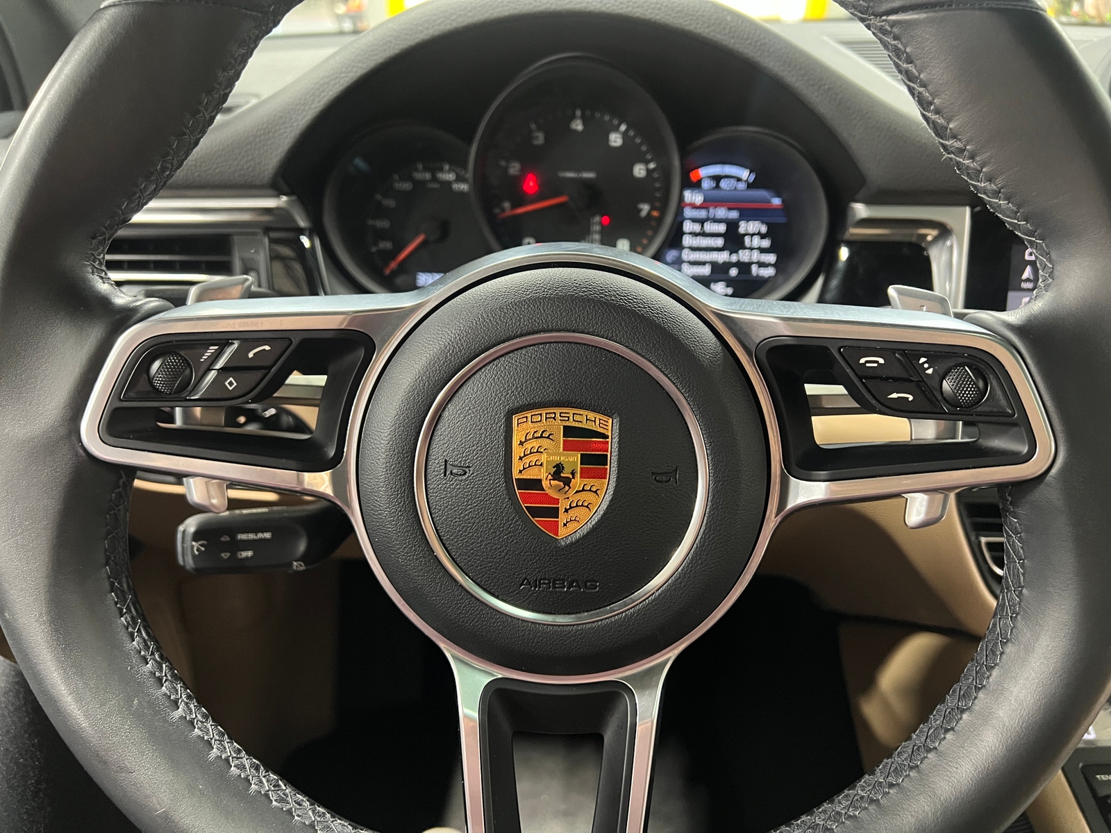 Thumbnail: 2020 Porsche Macan - 4