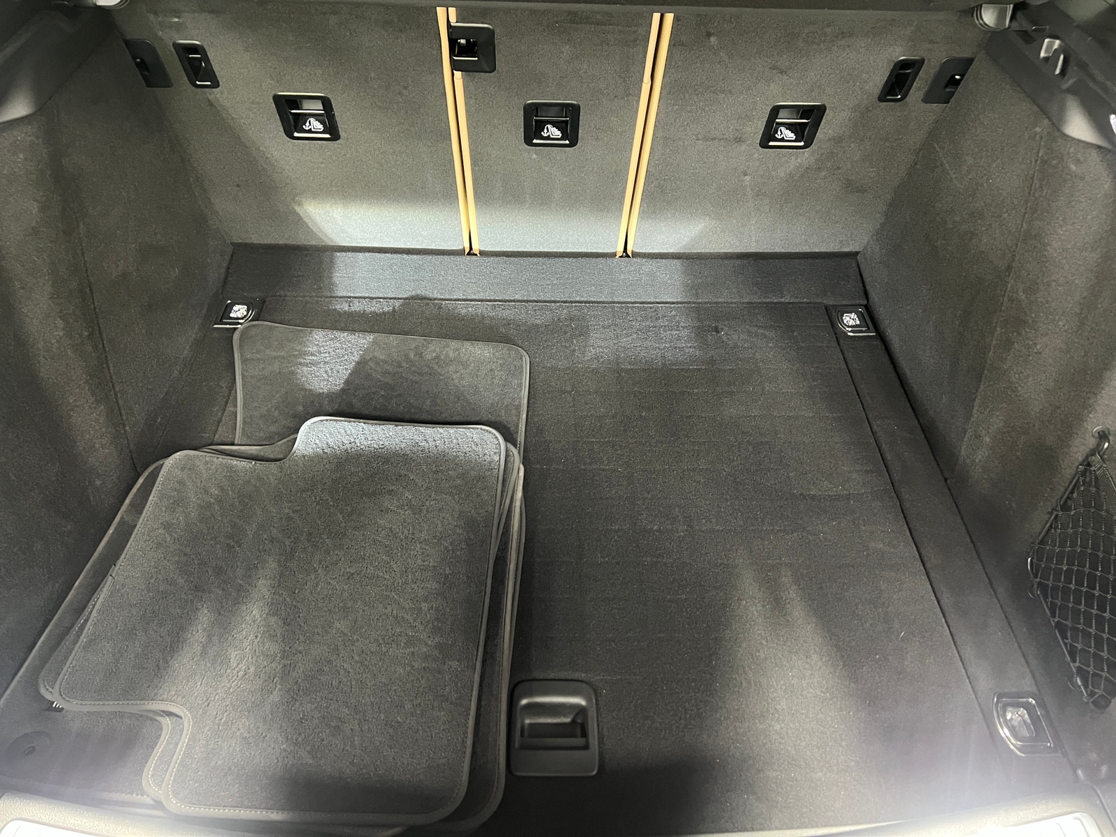 Thumbnail: 2020 Porsche Macan - 6