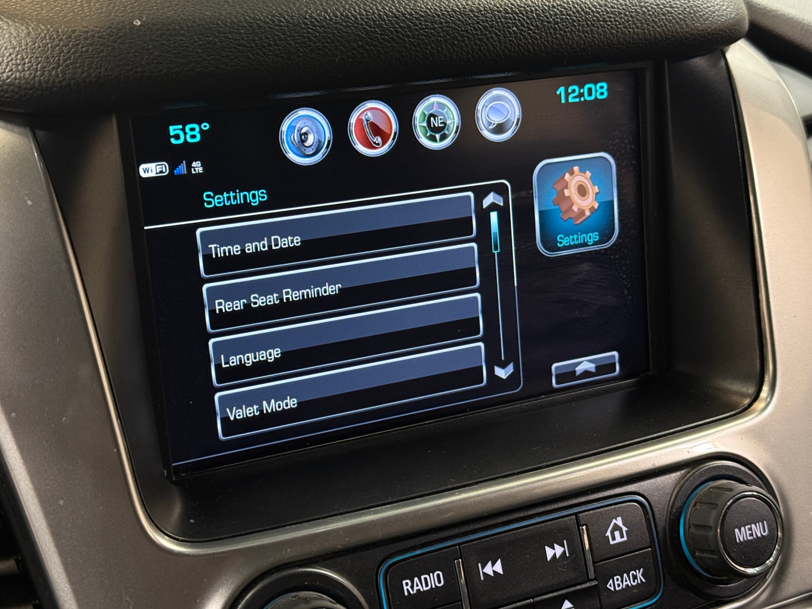 Thumbnail: 2020 Chevrolet Tahoe - 4