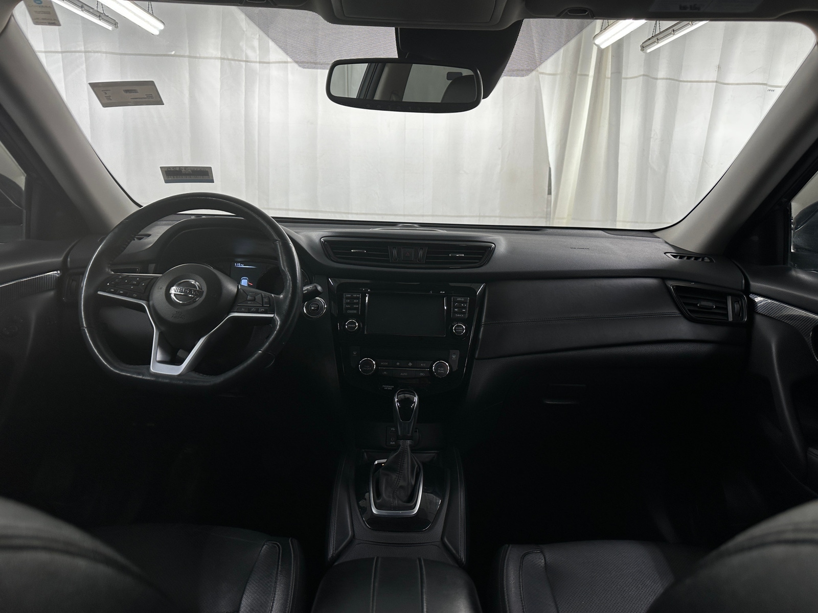 Thumbnail: 2017 Nissan Rogue - 2