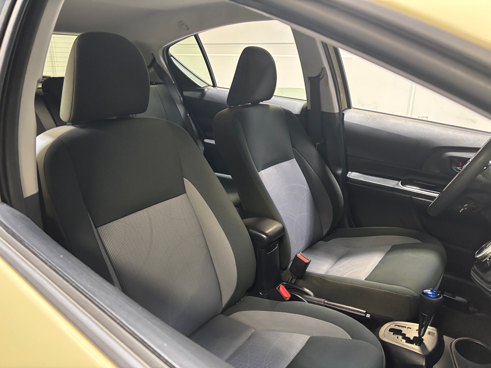 Thumbnail: 2018 Toyota Prius c - 2