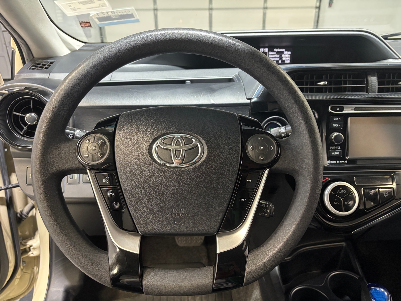 Thumbnail: 2018 Toyota Prius c - 5