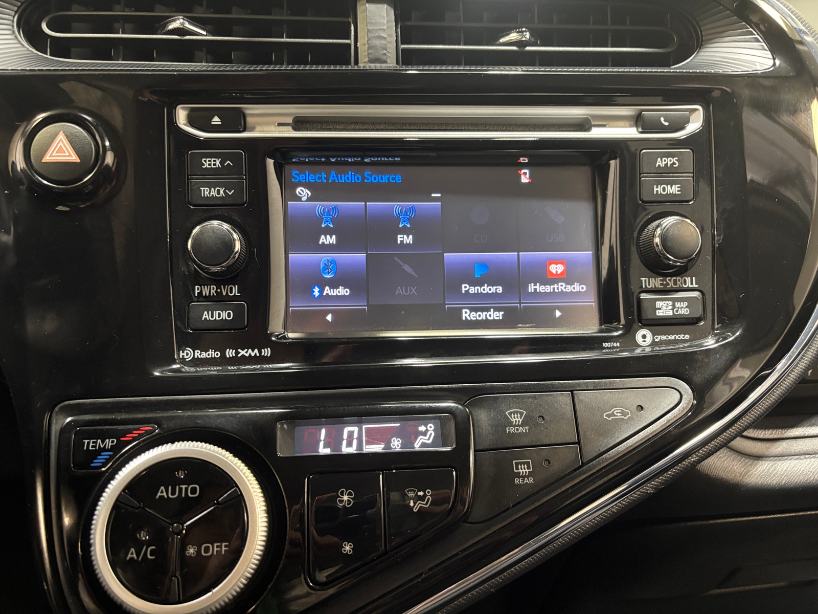 Thumbnail: 2018 Toyota Prius c - 4