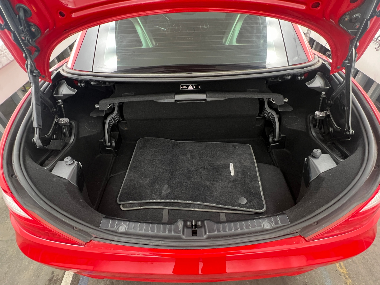 Thumbnail: 2014 Mercedes-Benz SLK - 5