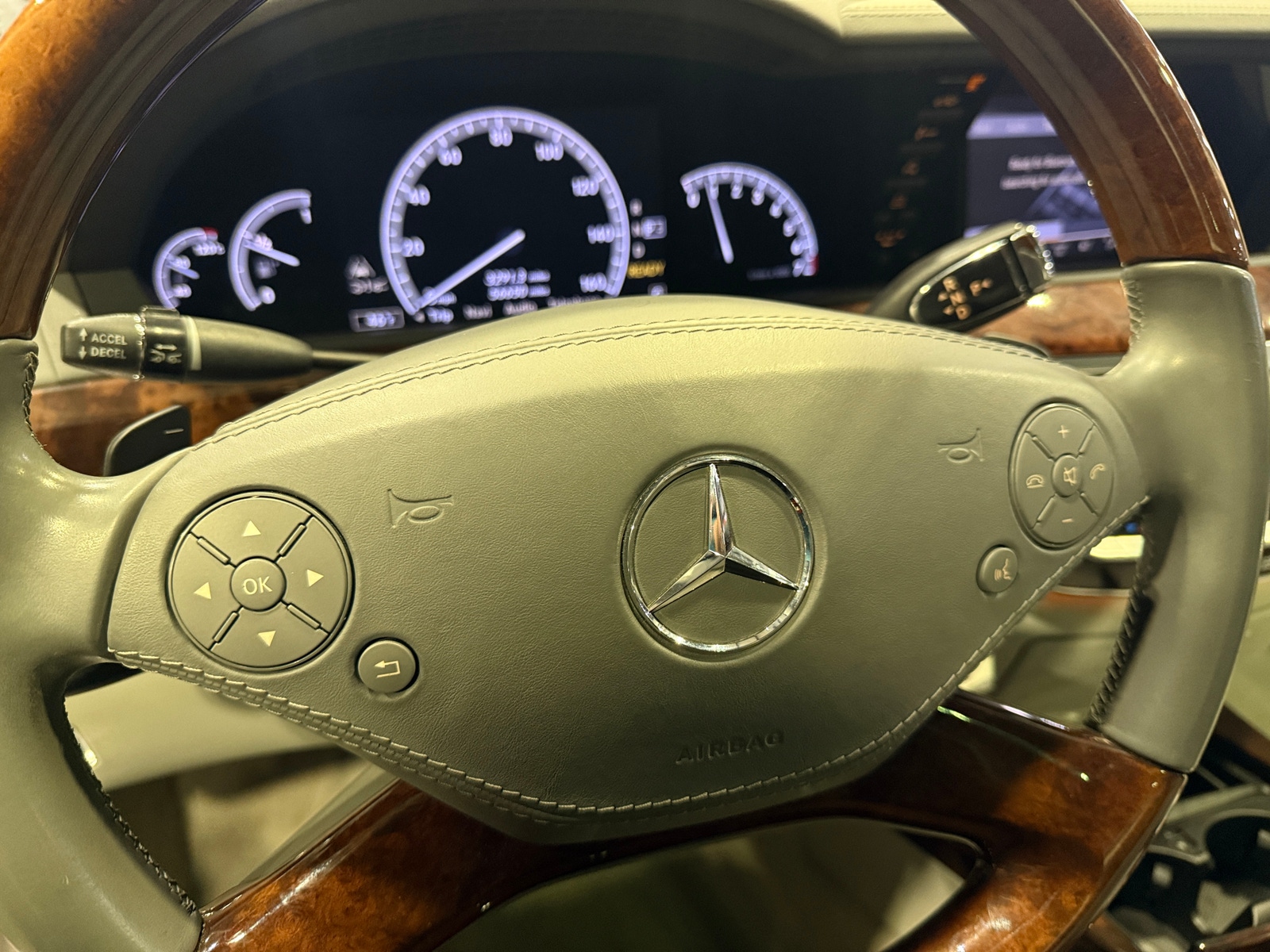 Thumbnail: 2010 Mercedes-Benz S-Class - 4