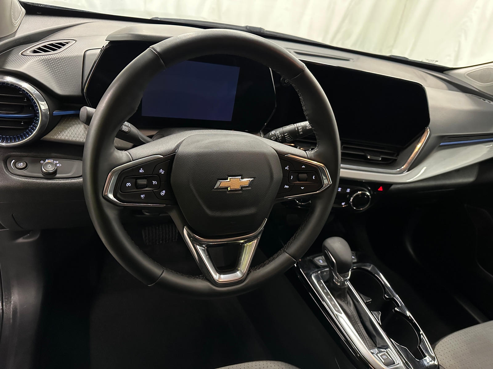 Thumbnail: 2025 Chevrolet Trax - 5