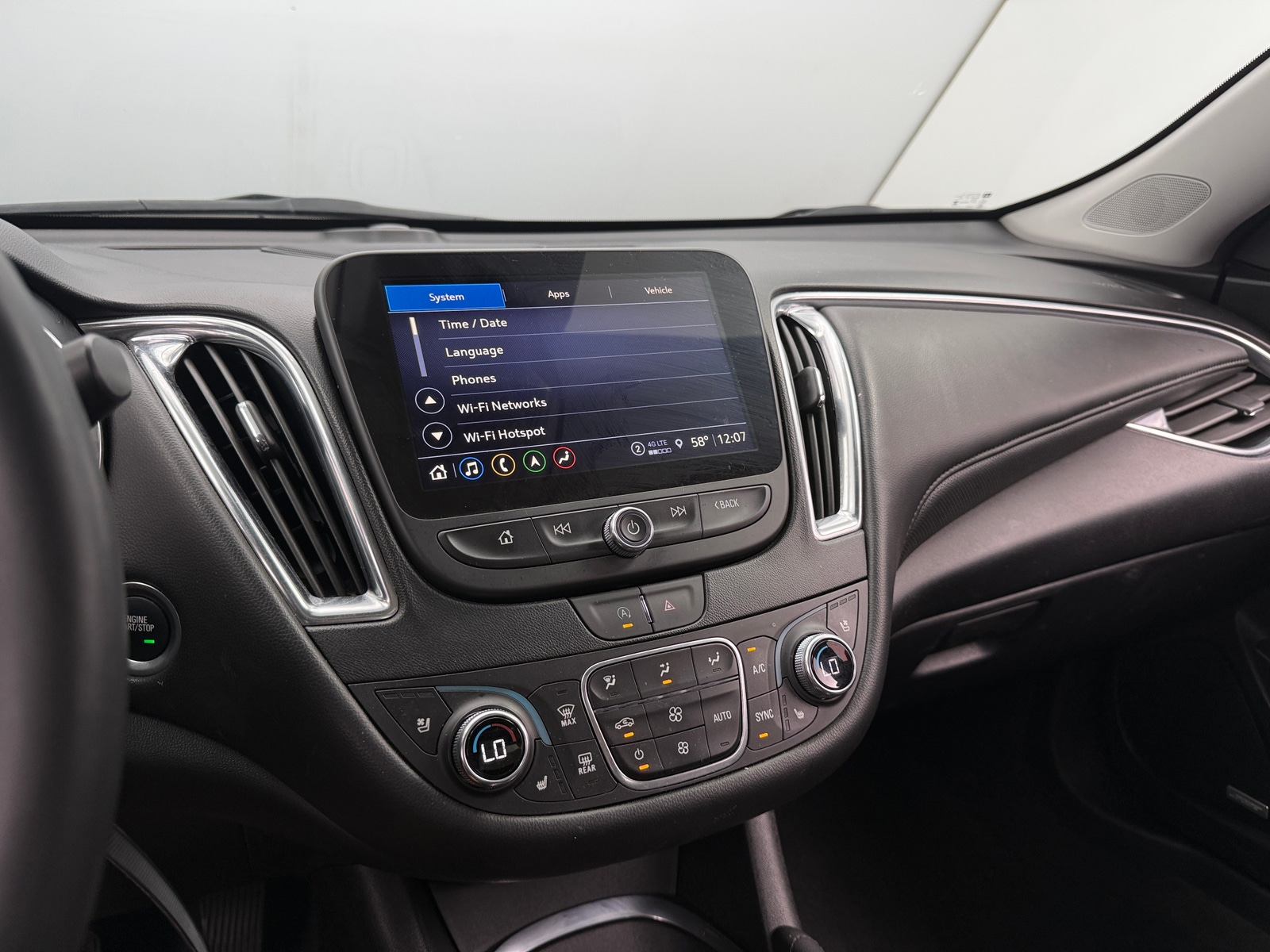 Thumbnail: 2024 Chevrolet Malibu - 3