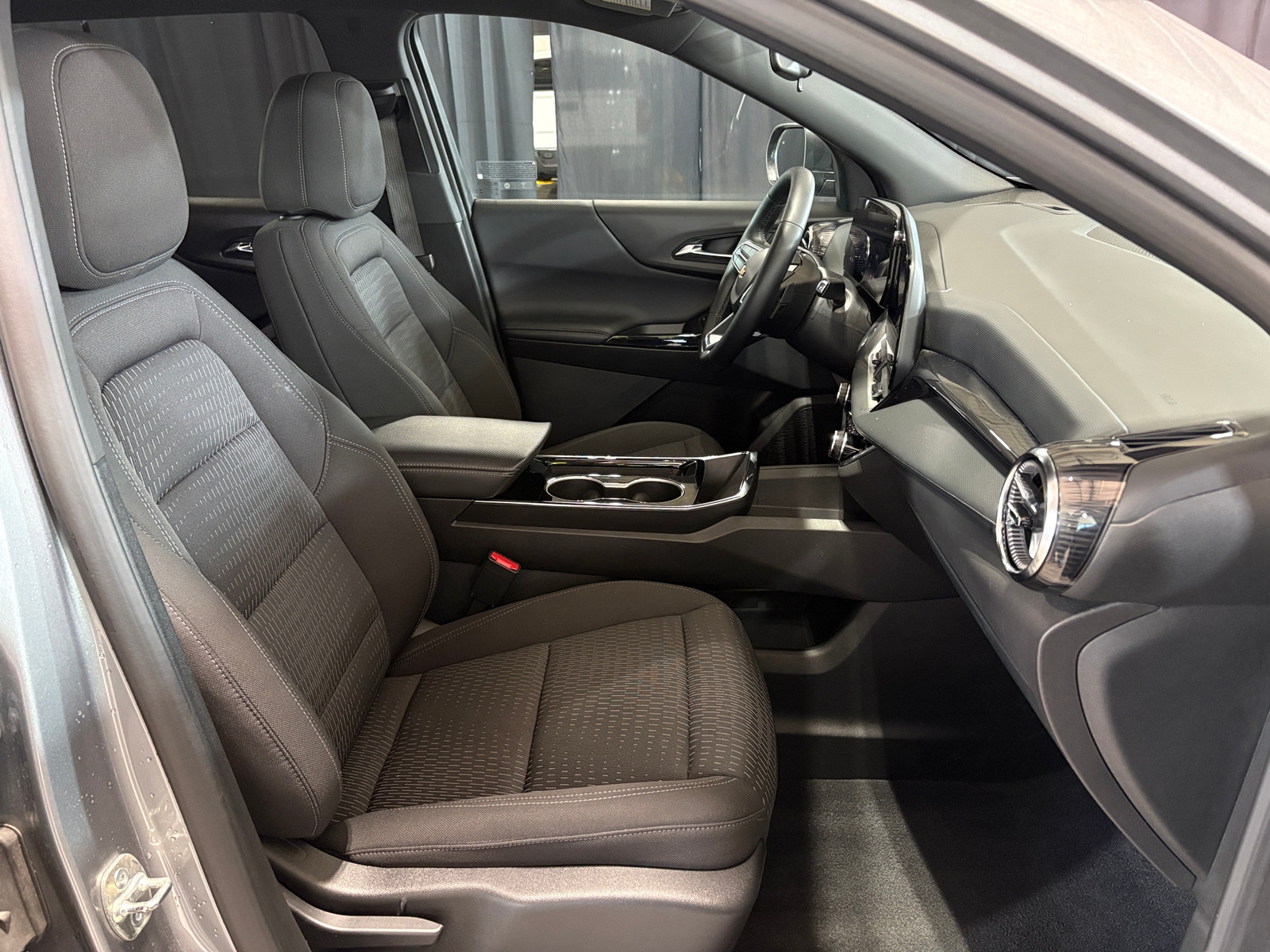 Thumbnail: 2025 Chevrolet Equinox - 2