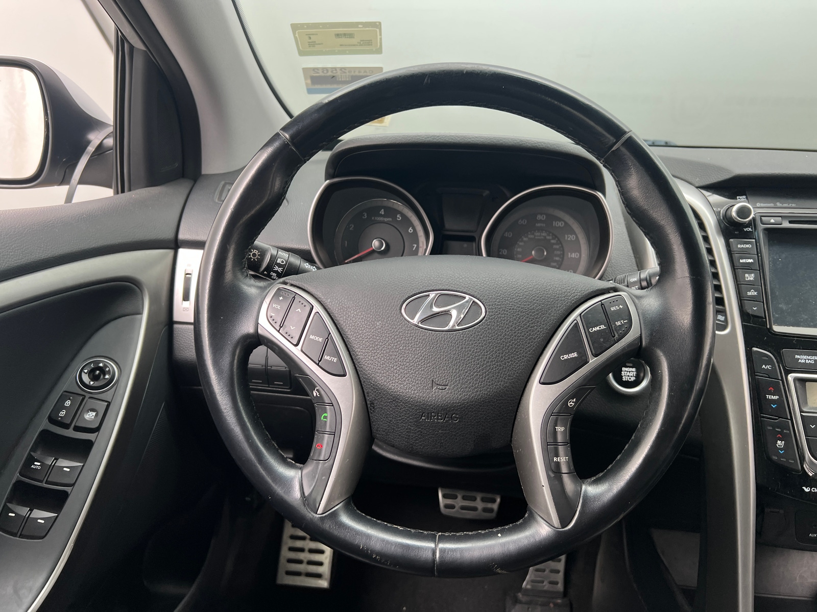 Thumbnail: 2016 Hyundai Elantra - 4