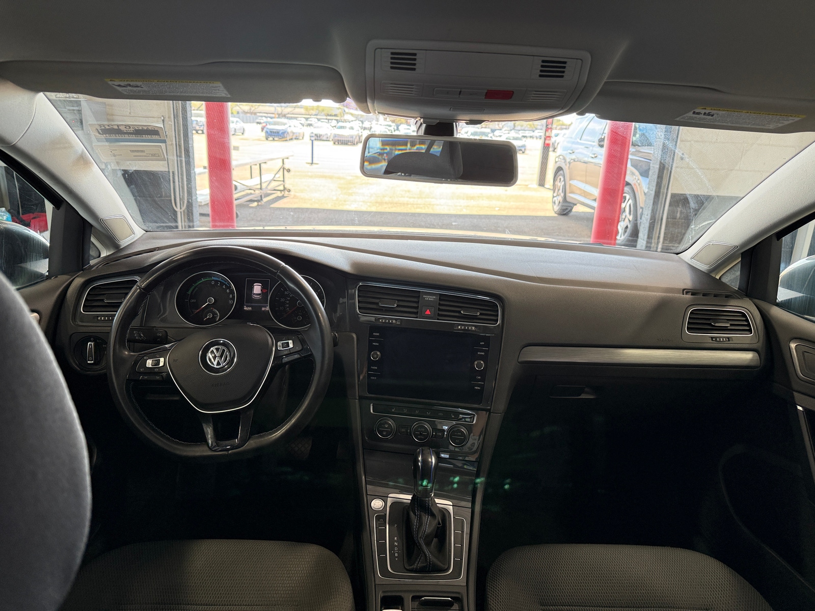 Thumbnail: 2019 Volkswagen e-Golf - 3