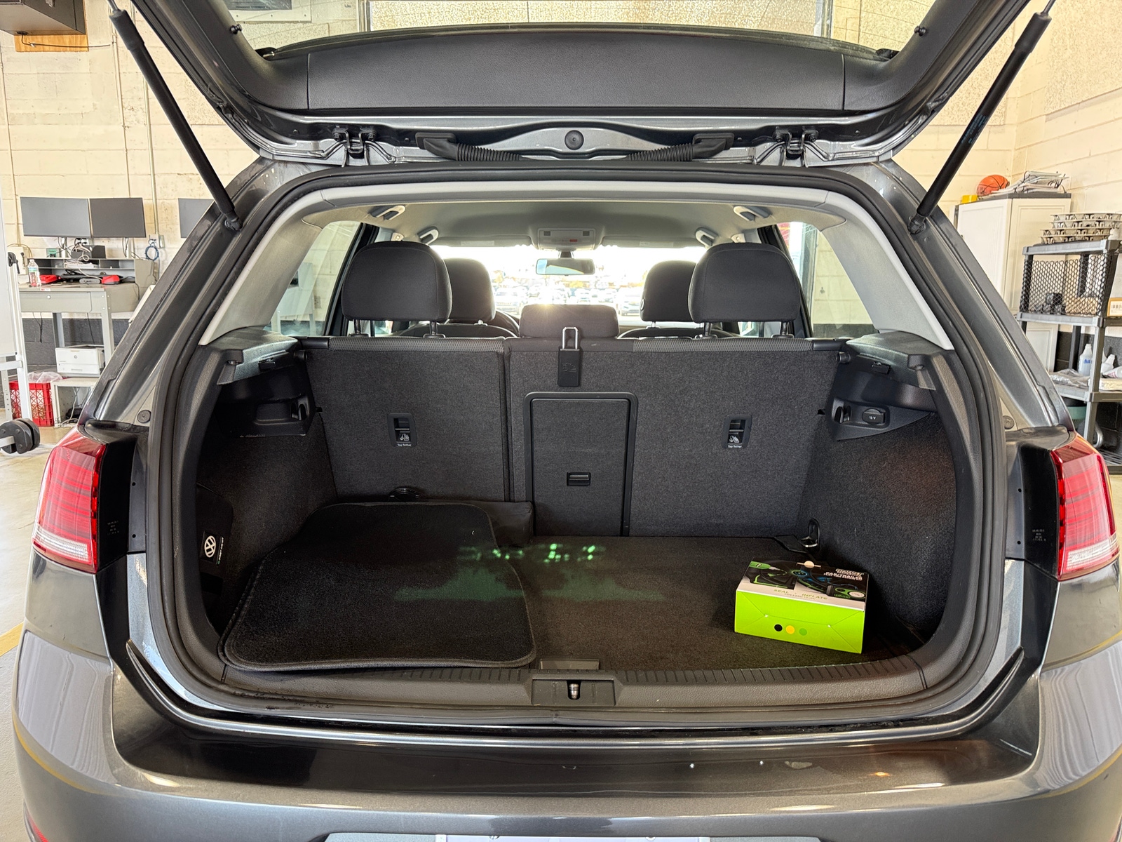 Thumbnail: 2019 Volkswagen e-Golf - 7