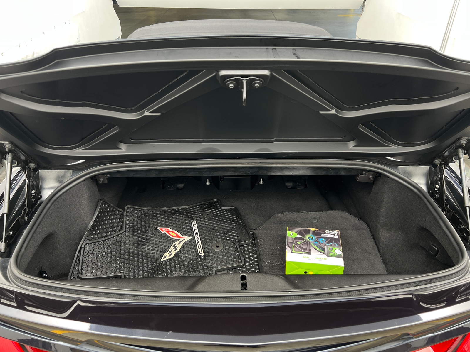 Thumbnail: 2014 Chevrolet Corvette - 6