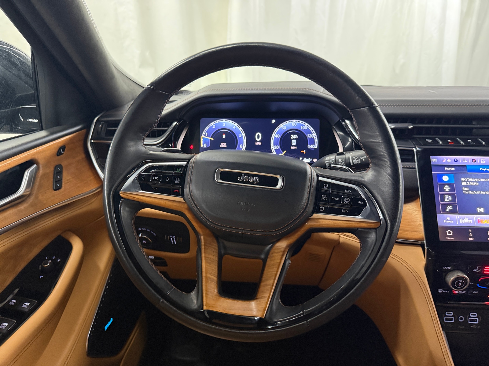 Thumbnail: 2024 Jeep Grand Cherokee - 4