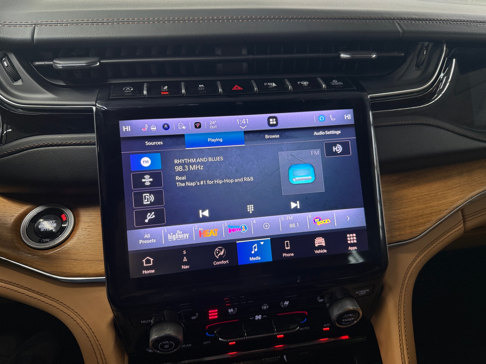 Thumbnail: 2024 Jeep Grand Cherokee - 3