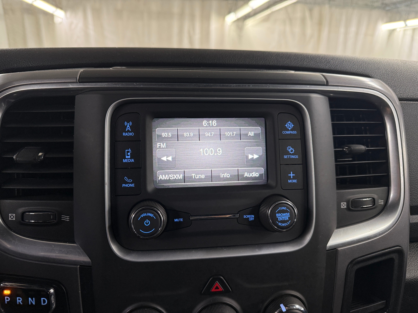 Thumbnail: 2023 RAM 1500 Classic - 4