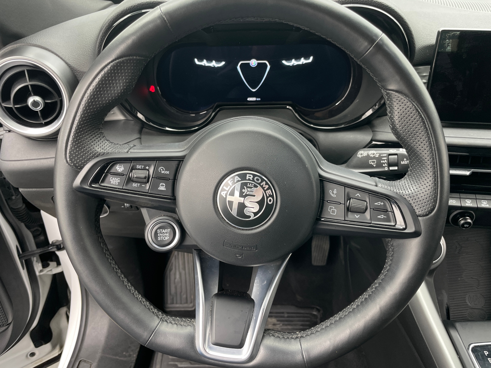 Thumbnail: 2024 Alfa Romeo Tonale - 5