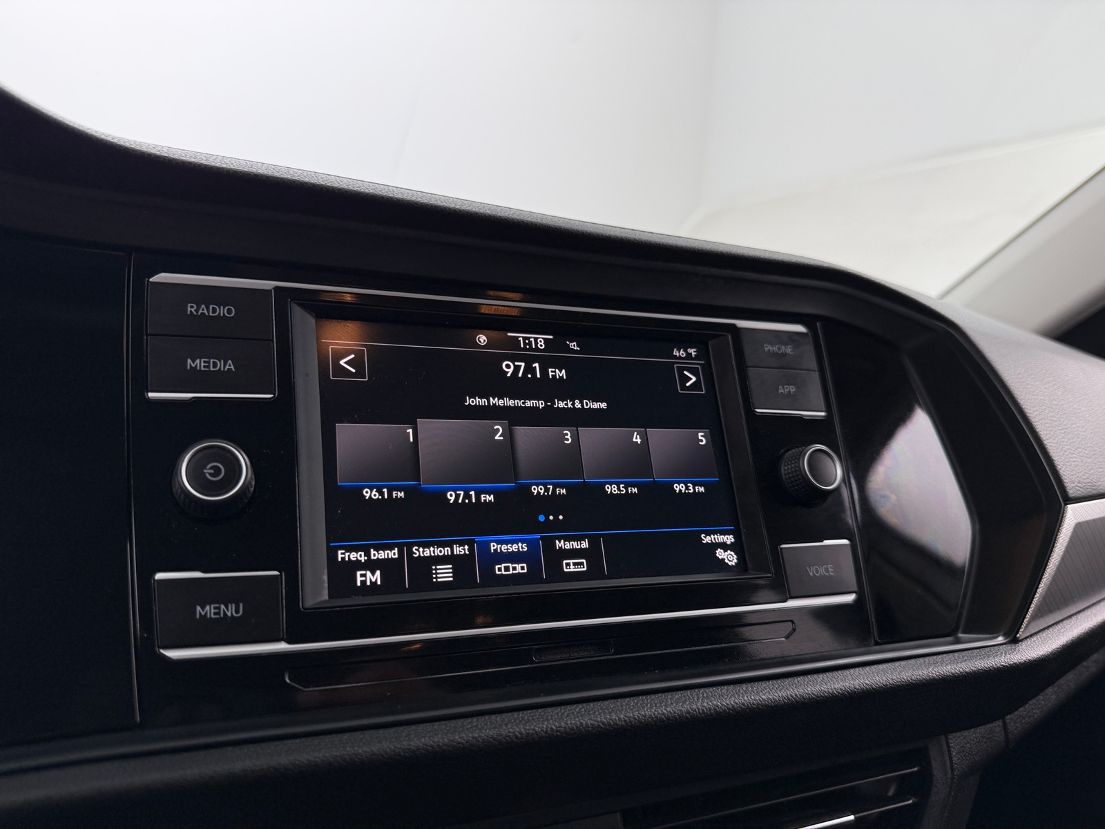 Thumbnail: 2020 Volkswagen Jetta - 3