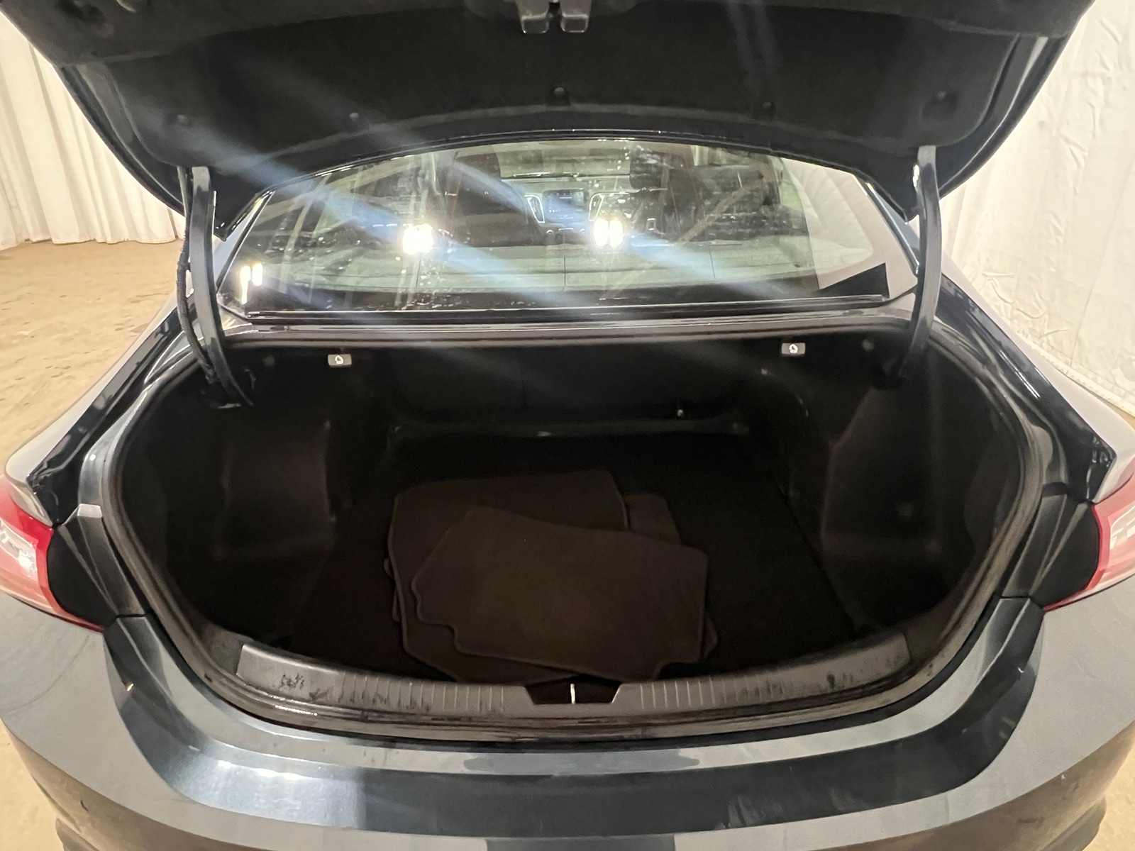 Thumbnail: 2020 Chevrolet Malibu - 7