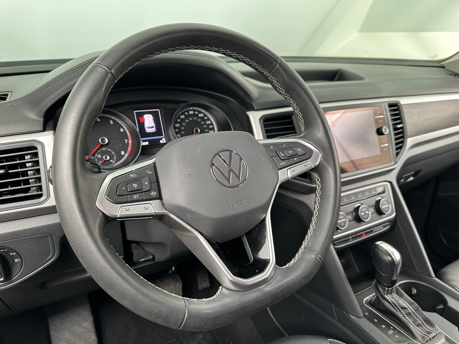 Thumbnail: 2021 Volkswagen Atlas - 4