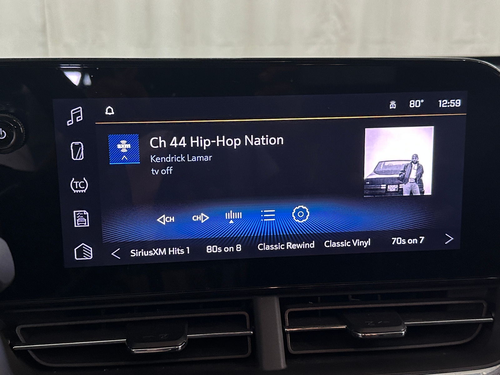 Thumbnail: 2025 Chevrolet Trax - 4