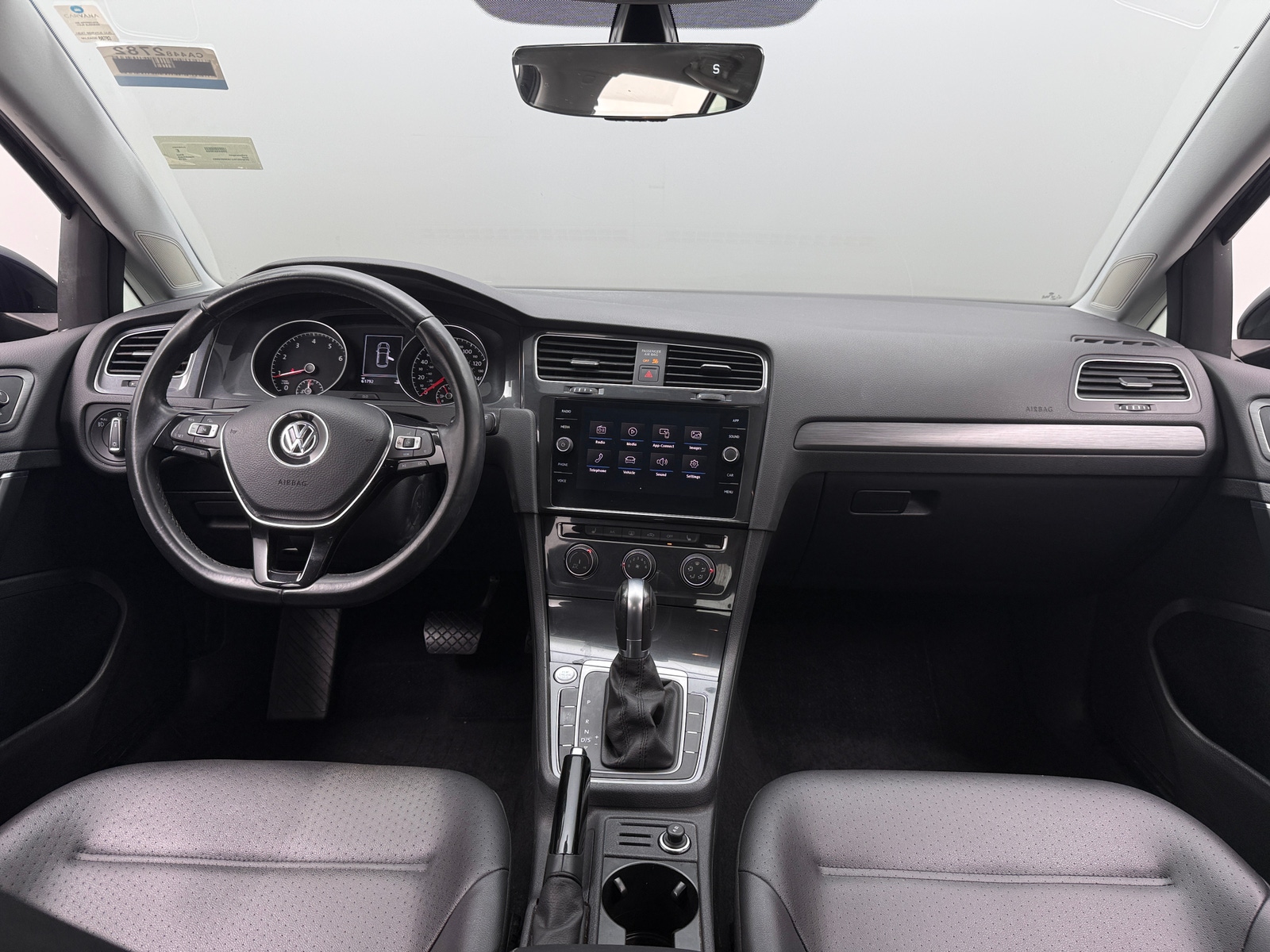 Thumbnail: 2019 Volkswagen Golf - 2