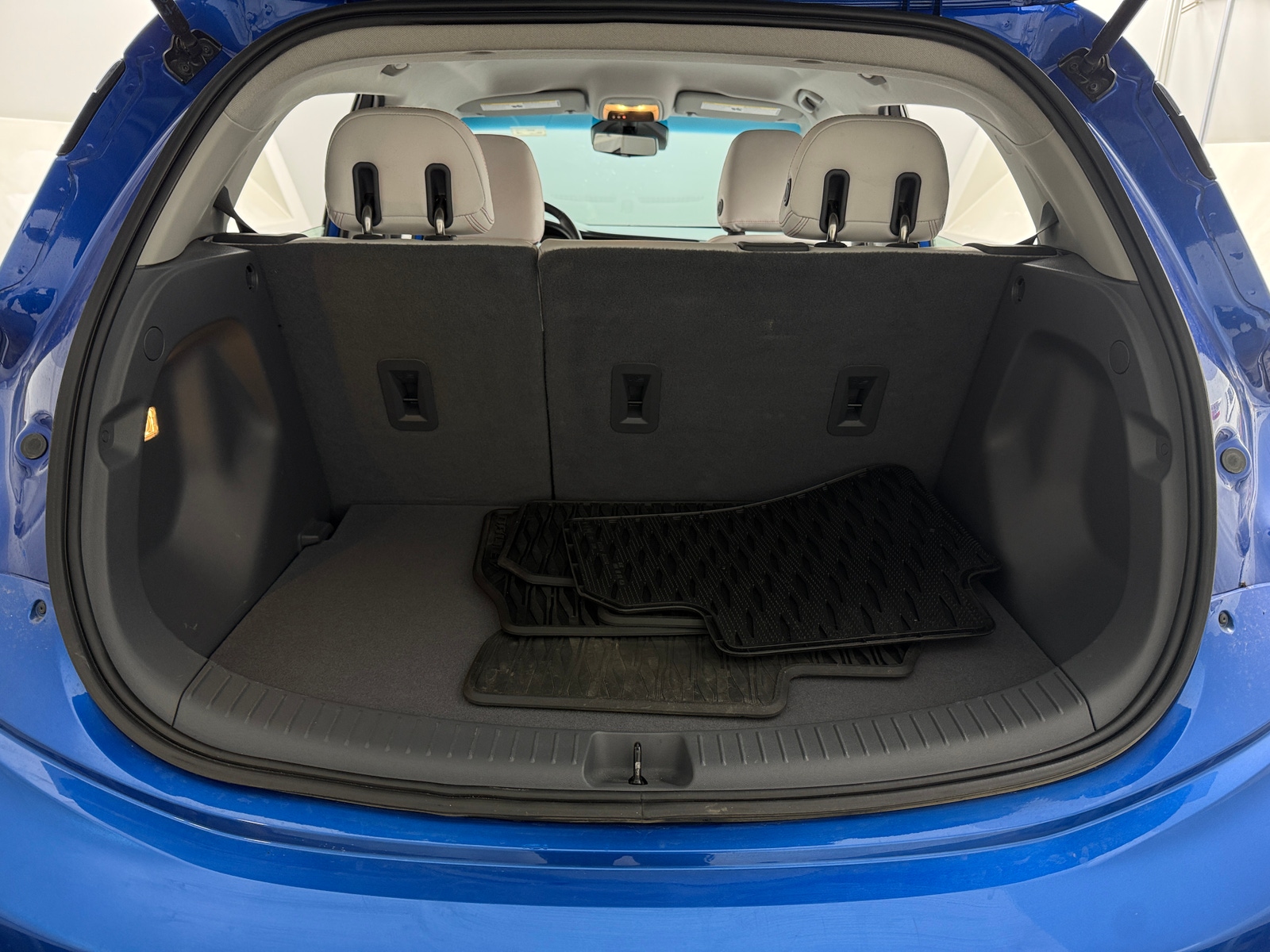 Thumbnail: 2017 Chevrolet Bolt EV - 6